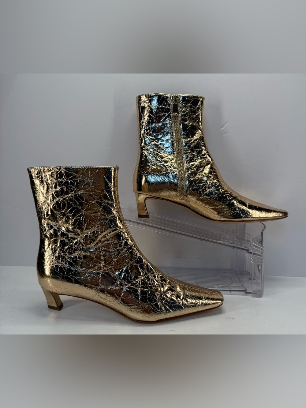 Michael Kors Crinkled Metallic Gold pointed toe Ankle Booties women’s size 6.5 - Picture 4 of 16